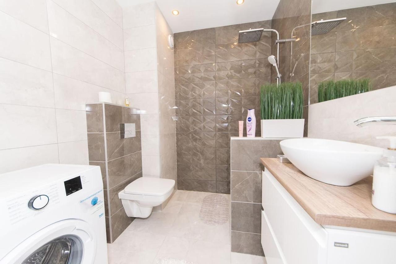 Apartament Cosy Studio With Private Garage P4You Pl Kraków Zewnętrze zdjęcie